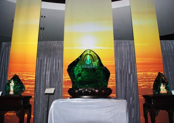 愛濤文化舉辦琉晶、金絲楠木藝術(shù)精品展