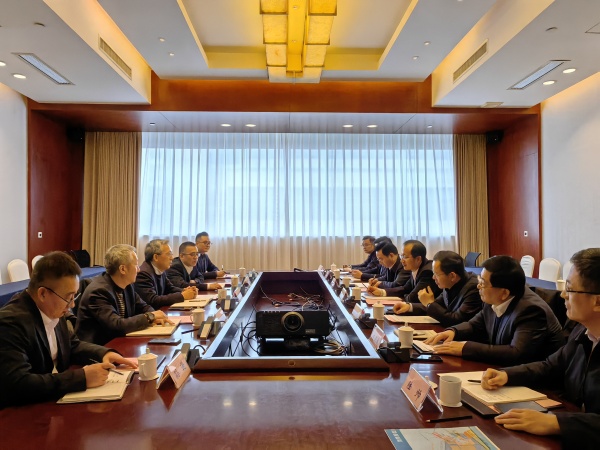 陳述總裁拜會鹽城市政府相關(guān)領(lǐng)導(dǎo)_副本.jpg