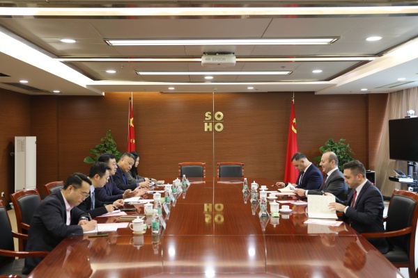 阿塞拜疆駐華大使館商務(wù)代表、特命全權(quán)公使特穆爾?納迪羅格魯一行來訪_副本.jpg
